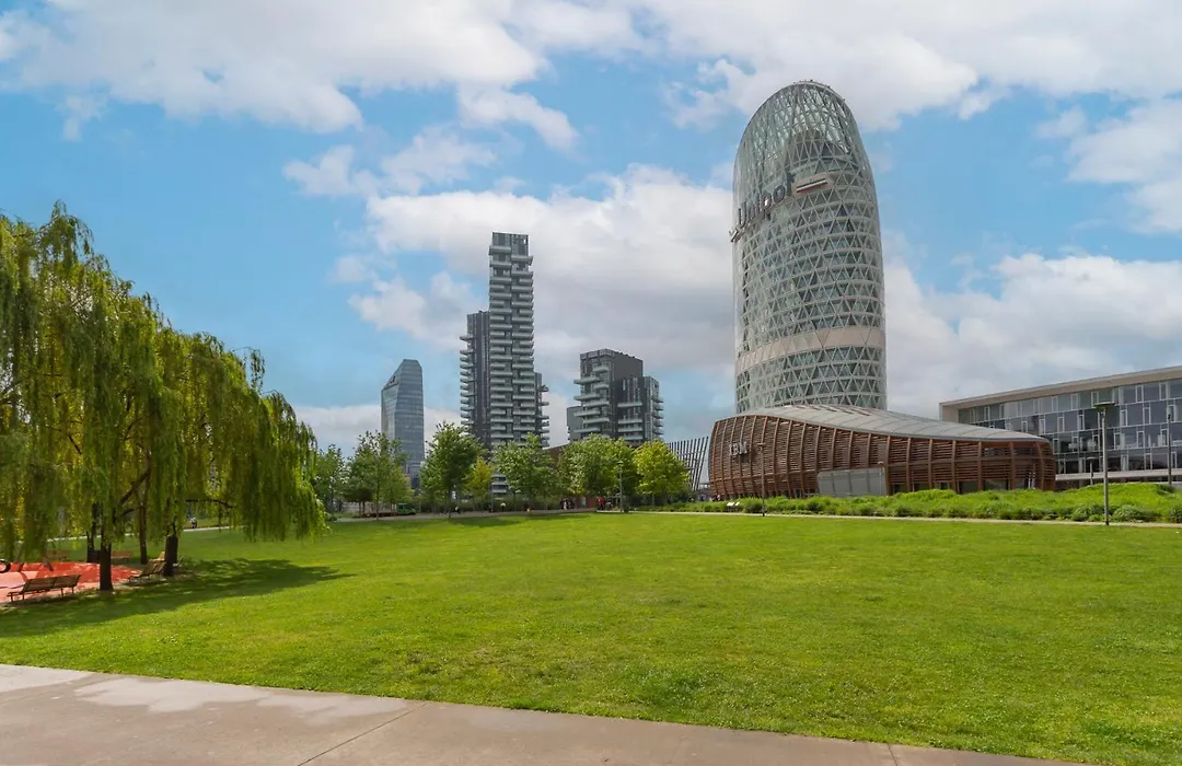 Luxury Apartment In Isola - De Castillia 20-1